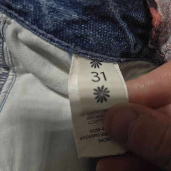 Mumu Blue Distressed Cut-Off Blue Jean Shorts Womens - Picture 4 of 5